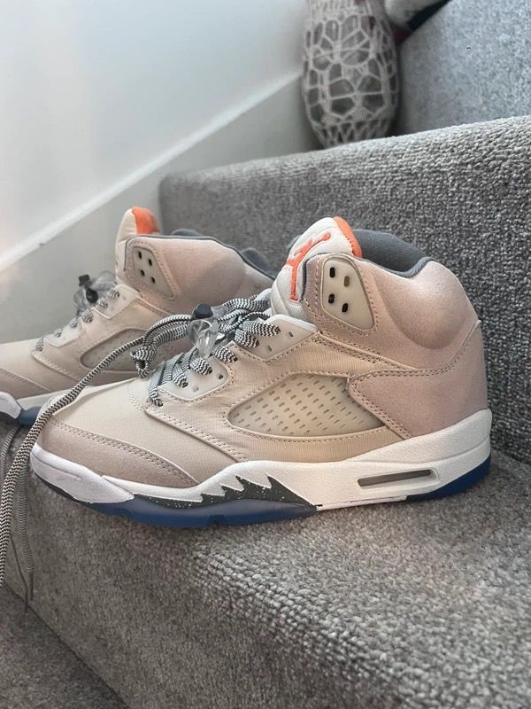 Jordan Sneakers image 1